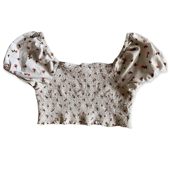 3/$25 American Eagle smocked puff sleeve floral print crop top - Picture 3 of 11